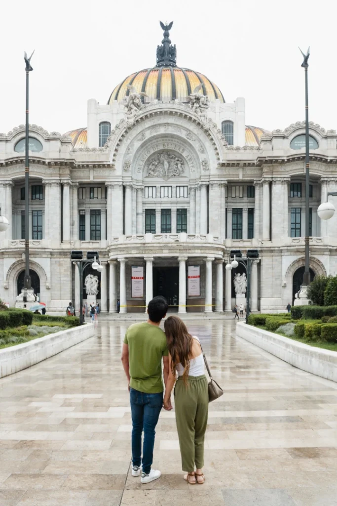 travel-discovering-places-with-love-ones